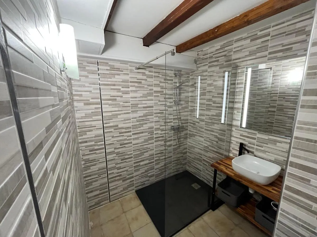 Appartement Au Lac Du Laouzas Nages 0*,